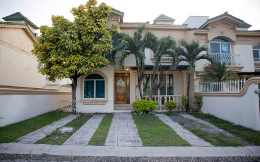 Casa en Fracc. La Joya